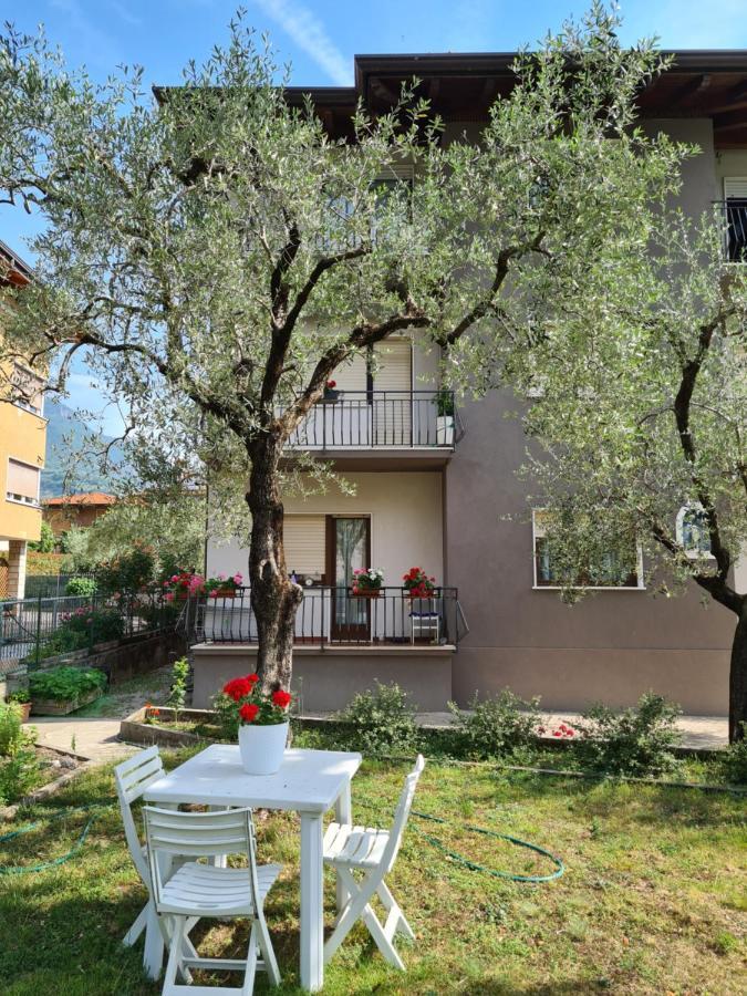 Le Peonie Apartment Riva del Garda Bagian luar foto